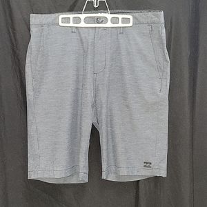 Billabong Crossfire Mid Submersible Shorts for Men size 33 in Blue/Grey.